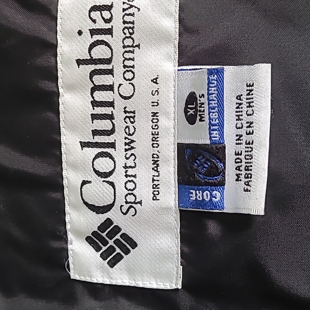 Columbia Black and Green Puffer Vest - Picture 8 of 12